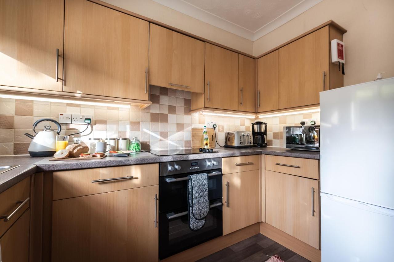 3-Bedroom House L Fast Wi-Fi L Garden L Newly Decorated L Close To Shops And Restaurants Bournemouth Exterior photo